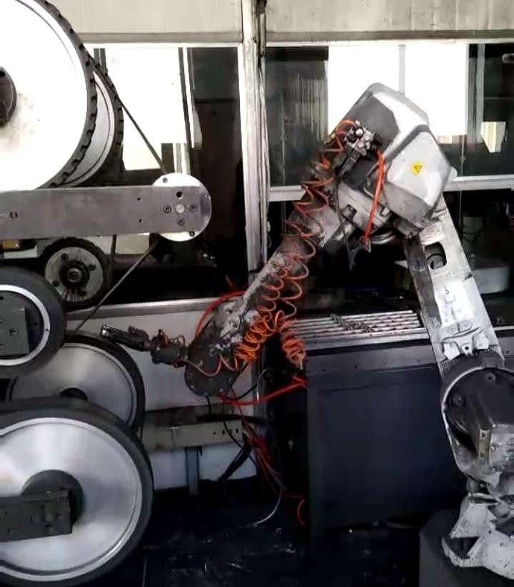 焊接机器人在铸造件打磨抛光中的应用